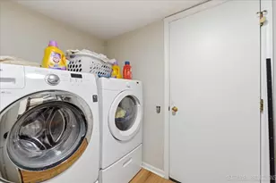 1710 Coach Dr, Naperville, IL 60565 - Photo 16