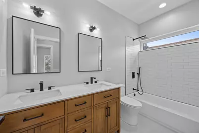 2323 W Farragut Avenue, Chicago, IL 60625 - Photo 42