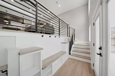 2323 W Farragut Avenue, Chicago, IL 60625 - Photo 24