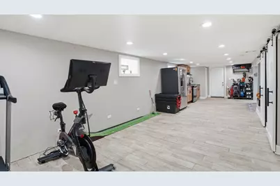 1900 N Kenneth Avenue, Chicago, IL 60639 - Photo 16