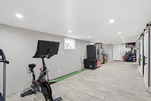 1900 N Kenneth Ave, Chicago, IL 60639 - Photo 16