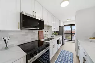 3700 Capri Ct, Glenview, IL 60025 - Photo 8