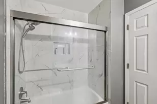 1200 Knottingham Ct, Schaumburg, IL 60193 - Photo 16