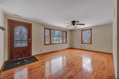 521 Spring Avenue, South Elgin, IL 60177 - Photo 4