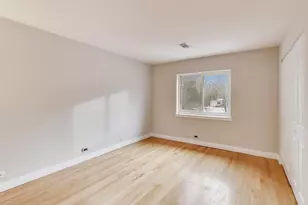 9420 Bay Colony Dr, Des Plaines, IL 60016 - Photo 14