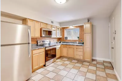 9420 Bay Colony Drive #2E, Des Plaines, IL 60016 - Photo 10