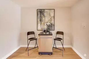 9420 Bay Colony Dr, Des Plaines, IL 60016 - Photo 8