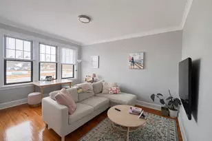 2336 W Addison St, Chicago, IL 60618 - Photo 2