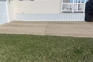 667 Aspen Dr, Manteno, IL 60950 - Photo 2