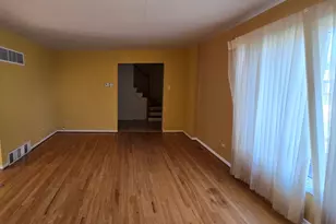 303 Jackson St, Park Forest, IL 60466 - Photo 4