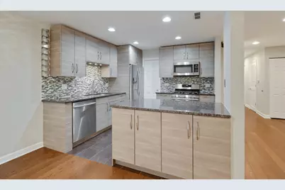 531 Cumberland Trail #B, Roselle, IL 60172 - Photo 4