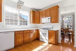 311 Edgewood Dr, Minooka, IL 60447 - Photo 8