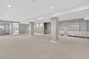 685 E Thornhill Ln, Palatine, IL 60074 - Photo 32