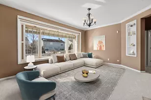 685 E Thornhill Ln, Palatine, IL 60074 - Photo 8