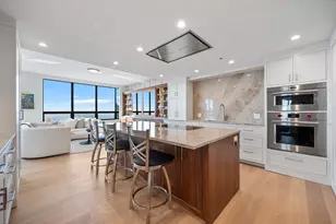 180 E Pearson St, Chicago, IL 60611 - Photo 14