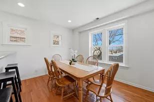 132 Clyde Ave, Evanston, IL 60202 - Photo 6