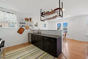 132 Clyde Ave, Evanston, IL 60202 - Photo 8