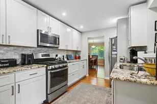 401 Cromwell Cir, Bartlett, IL 60103 - Photo 4