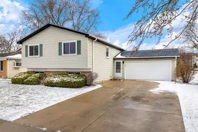 1006 Foxworth Boulevard, Lombard, IL 60148 - Photo 1