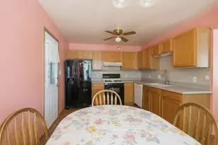 3708 Pebble Creek, McHenry, IL 60050 - Photo 10