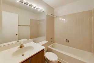 640 Sturnbridge Ln, Schaumburg, IL 60173 - Photo 26