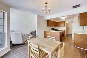 640 Sturnbridge Ln, Schaumburg, IL 60173 - Photo 10