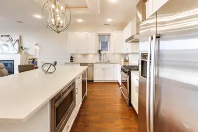 2435 W Belmont Avenue #2E, Chicago, IL 60618 - Photo 8