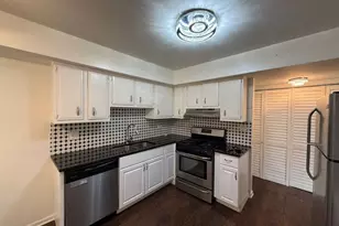 1945 Hancock Dr, Hoffman Estates, IL 60169 - Photo 6