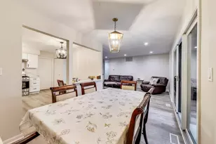 206 Country Ln, Des Plaines, IL 60016 - Photo 8