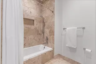 363 E Wacker Dr, Chicago, IL 60601 - Photo 32