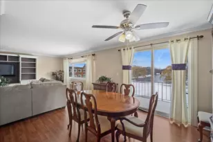 2700 E Bel Aire Dr, Arlington Heights, IL 60004 - Photo 8