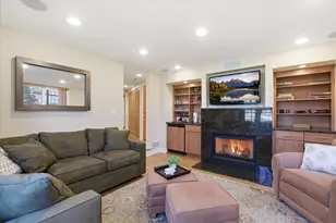 950 W Berwyn Ave, Chicago, IL 60640 - Photo 18