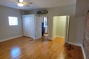 1340 W 18th Pl, Chicago, IL 60608 - Photo 2