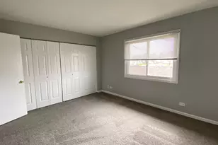 623 Robin Ct, Grayslake, IL 60030 - Photo 10