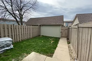 623 Robin Ct, Grayslake, IL 60030 - Photo 14