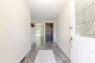 8908 E 1400 North Rd, Bloomington, IL 61705 - Photo 6