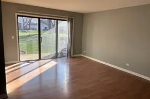 275 Kings Mill Ct, Schaumburg, IL 60193 - Photo 2