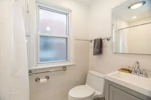 6552 N Troy St, Chicago, IL 60645 - Photo 10