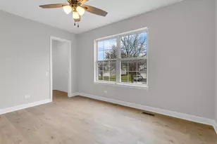 682 Silk Oak Ln, Crystal Lake, IL 60014 - Photo 18