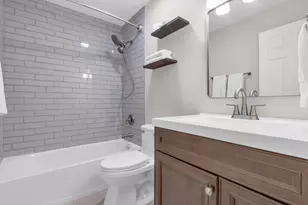 682 Silk Oak Ln, Crystal Lake, IL 60014 - Photo 20