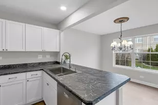 682 Silk Oak Ln, Crystal Lake, IL 60014 - Photo 8