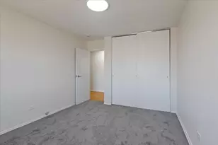 701 S Elmhurst Rd, Des Plaines, IL 60016 - Photo 16