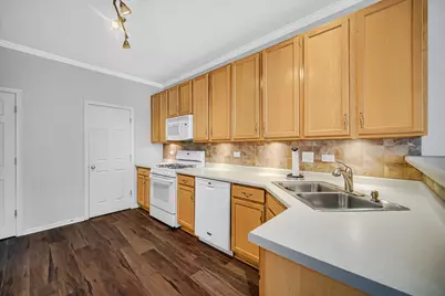 707 S Jade Lane, Round Lake, IL 60073 - Photo 8