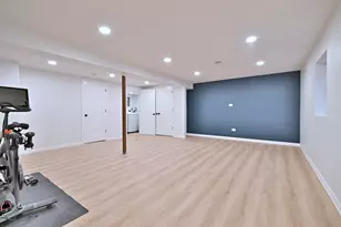 7324 N Bell Ave, Chicago, IL 60645 - Photo 24