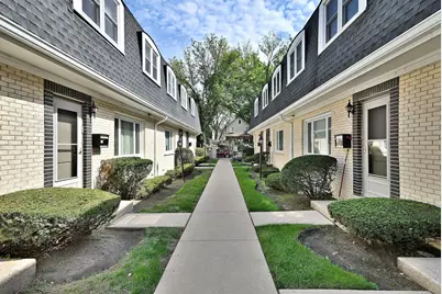 7324 N Bell Avenue #3F, Chicago, IL 60645 - Photo 2