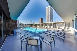 260 E Chestnut St, Chicago, IL 60611 - Photo 28