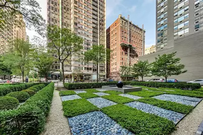 260 E Chestnut Street #801, Chicago, IL 60611 - Photo 36