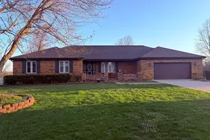 1815 Paula Ln, Marion, IL 62959 - Photo 2