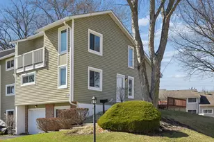 1110 Sausalito Ct, Bartlett, IL 60103 - Photo 2