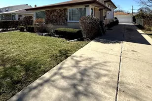 8446 N Clifton Ave, Niles, IL 60714 - Photo 4